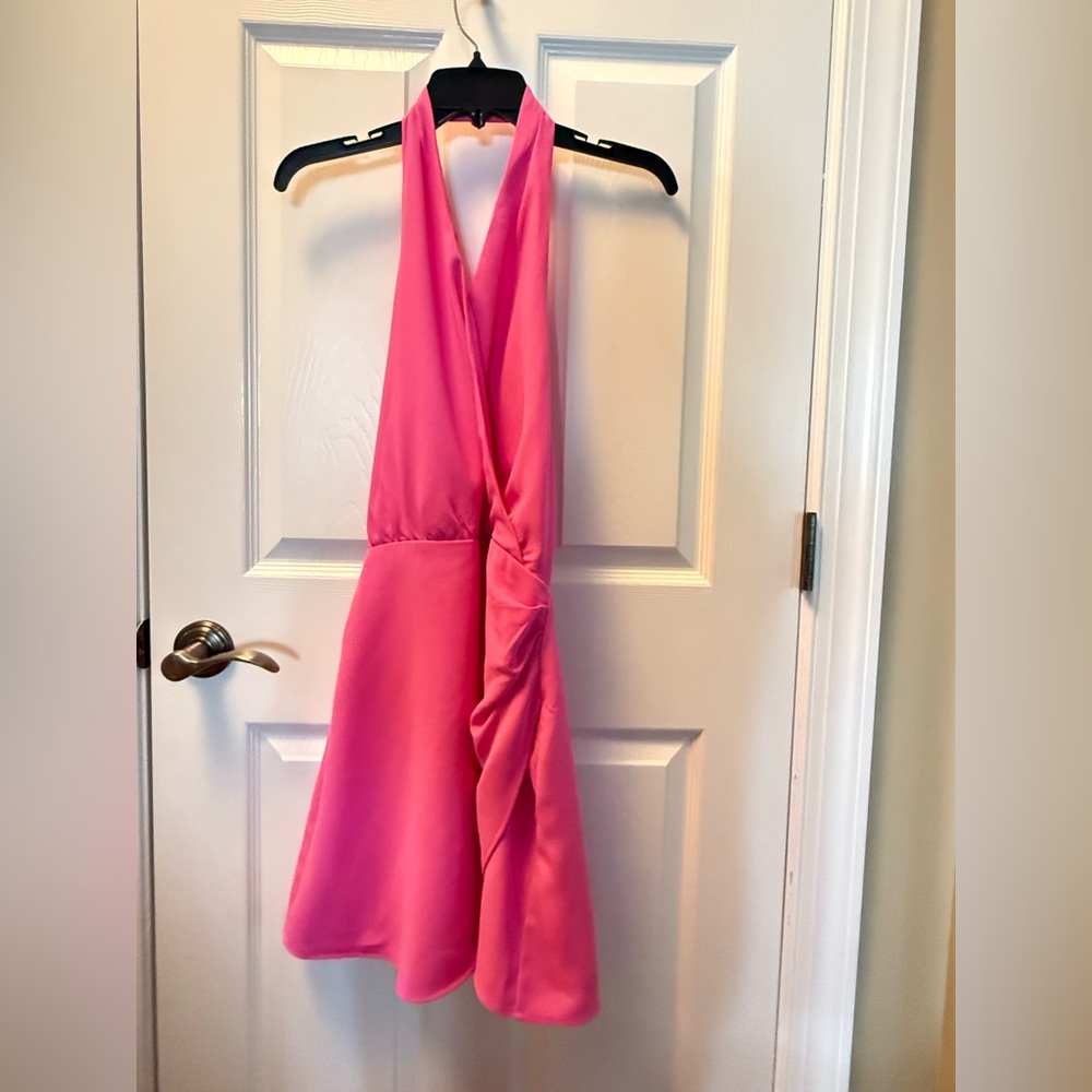 Vestíque- mini crepe halter hot pink